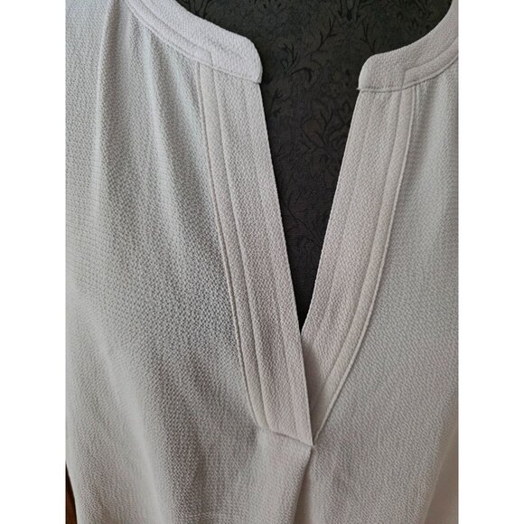 Calvin Klein XL Womens Blouse Beige Textured Short Sleeve V-Neck - Picture 2 of 8